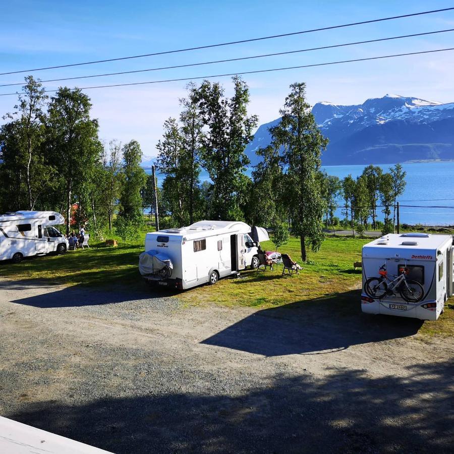 Svensby Tursenter Hotel Eksteriør billede