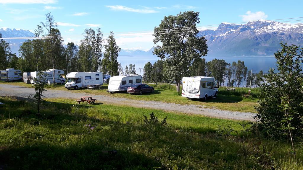 Svensby Tursenter Hotel Eksteriør billede